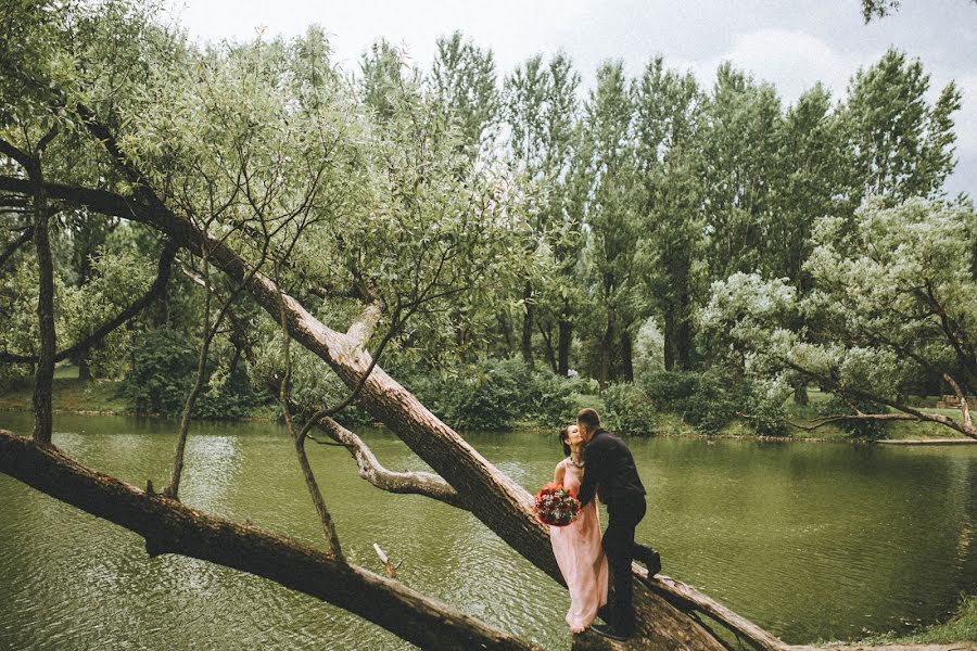 Fotógrafo de casamento Vitaliy Belozerov (jonsnow243). Foto de 28 de julho 2018