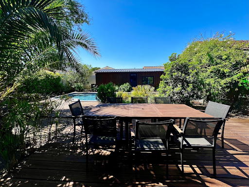 Villa with pool and garden 3