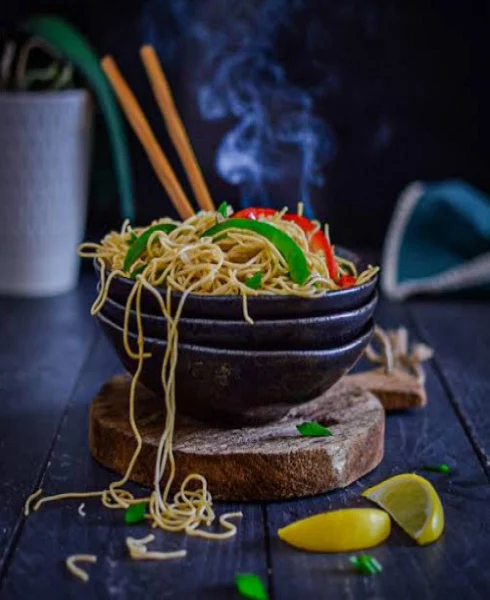 Veg Hakka Noodles