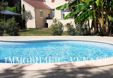 Maison avec piscine et terrasse 18