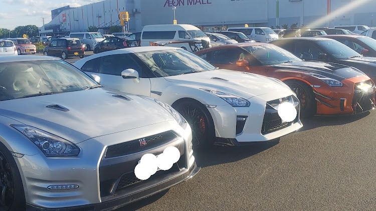スイフトスポーツのイオンモール大和郡山でのオフ会・オフ会初参加・LIBERTYWALK・BMW i8・アストンマーチンに関するカスタム事例の投稿画像4枚目
