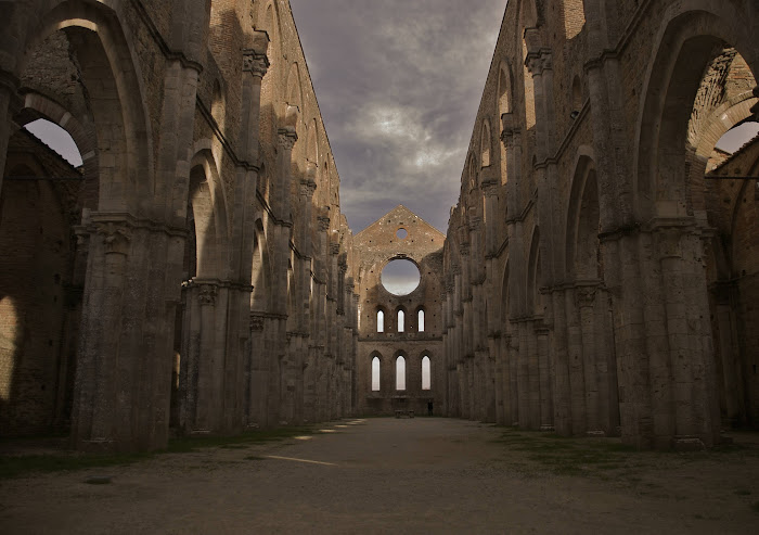 Gli affascinanti resti dell'Abbazia di San Galgano, Chiusdino, Toscana