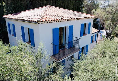 House with pool and terrace 2