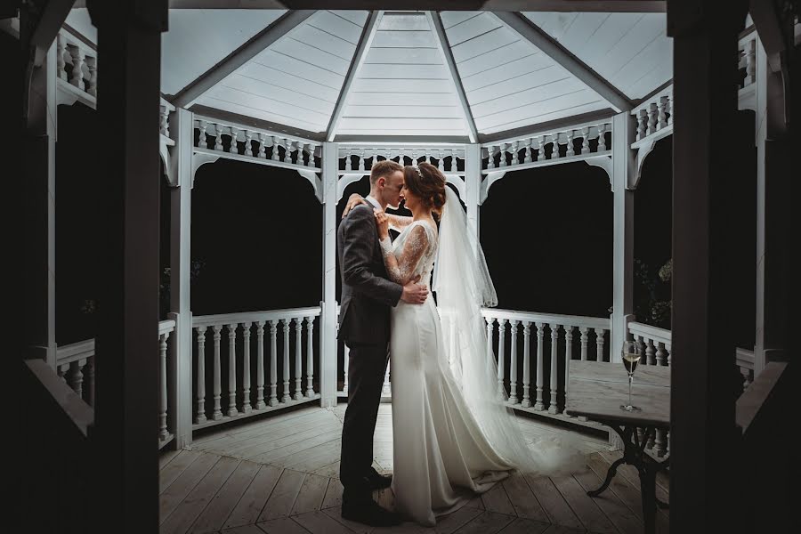 Wedding photographer Phill Picon (imaginephotouk). Photo of 4 September 2020