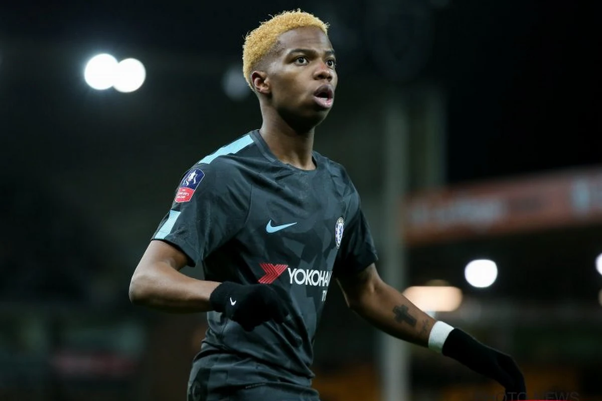 Het nieuws is nog niet officieel, maar Charly Musonda Junior stuurt wel al bericht over de ontslagen Antonio Conte de wereld in