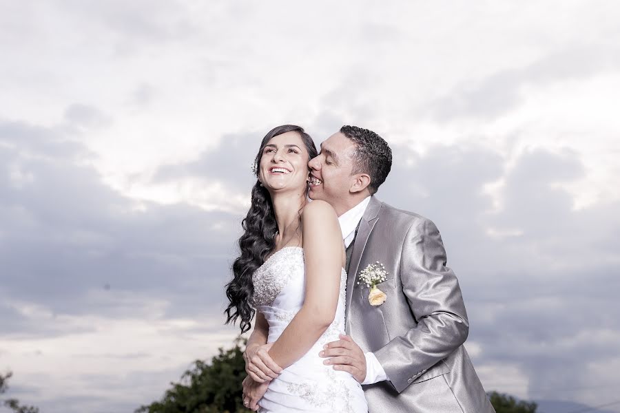 Wedding photographer Diegoalzatecom Agencia De Fotografos (diegoalejandro). Photo of 9 May 2016