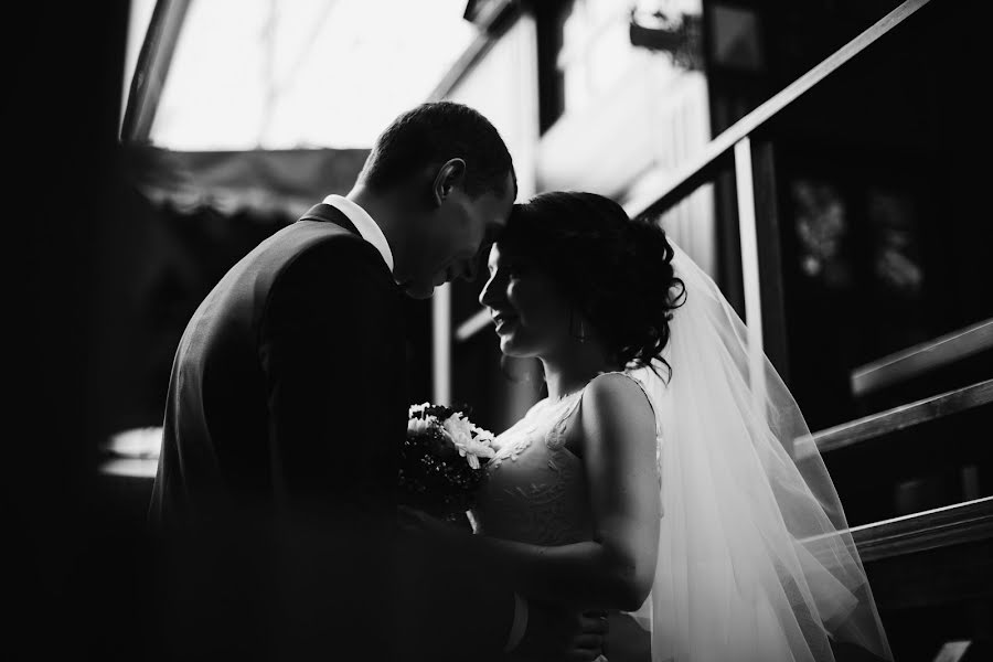 Fotógrafo de casamento Yuliya Mayorova (mayorovau). Foto de 21 de junho 2017