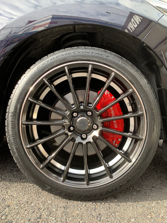 ハリアーのホイール交換・車高調欲しい・ワイトレ欲しい・ホイールコーティングに関するカスタム事例の投稿画像1枚目