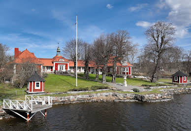 Villa with garden 1