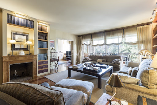 Appartement avec terrasse et piscine 3
