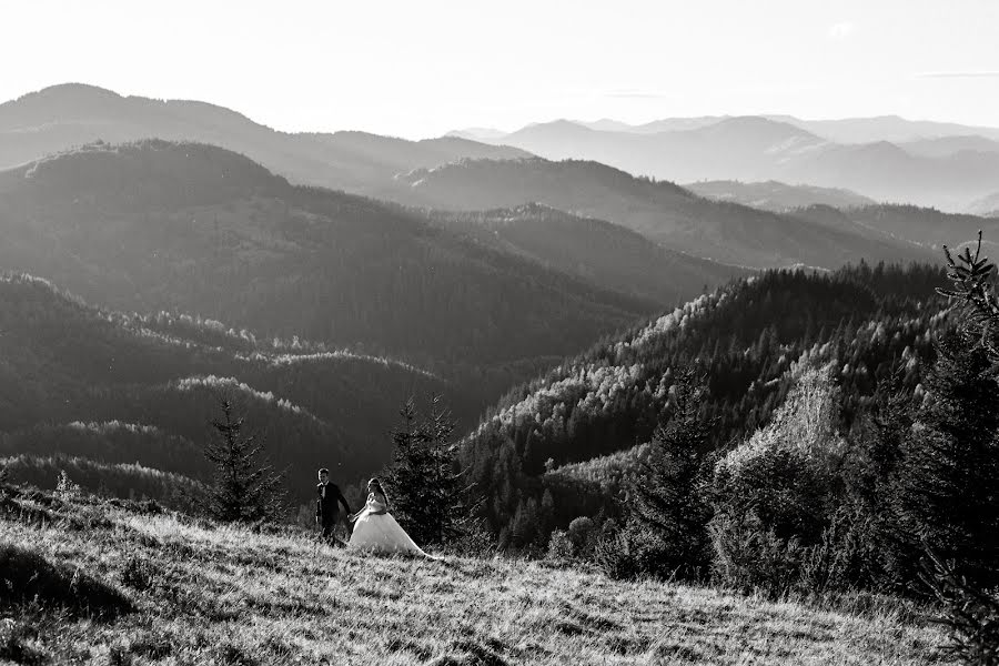 Fotógrafo de casamento Nazariy Perepelica (chiroki98). Foto de 19 de dezembro 2018