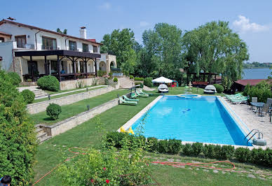 House with garden and terrace 4