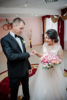 Jurufoto perkahwinan Evgeniy Yacenko (evgeniybuzuluk). Foto pada 4 Oktober 2018