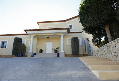 Villa with pool and terrace 2