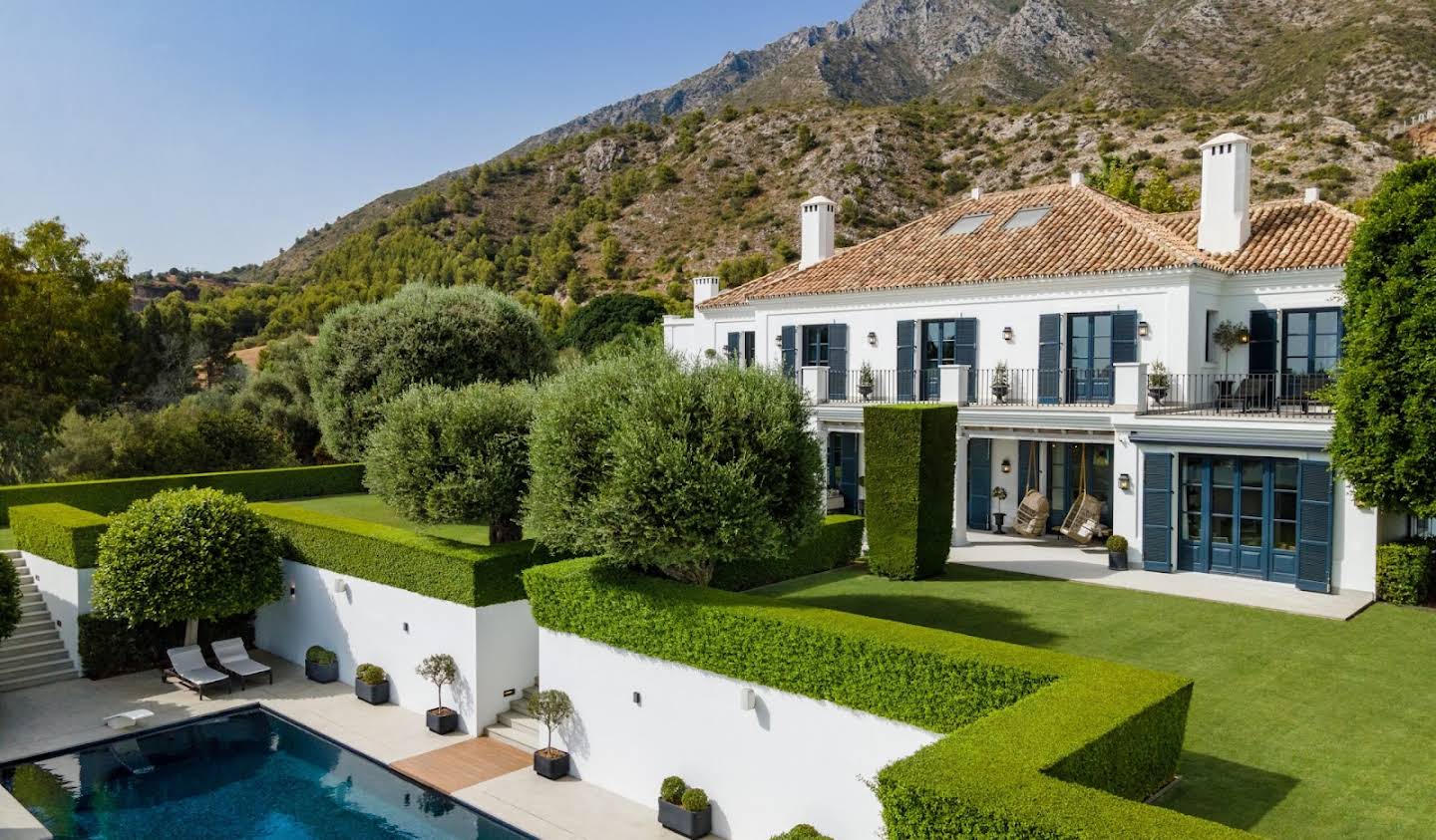 Villa with pool and garden Marbella