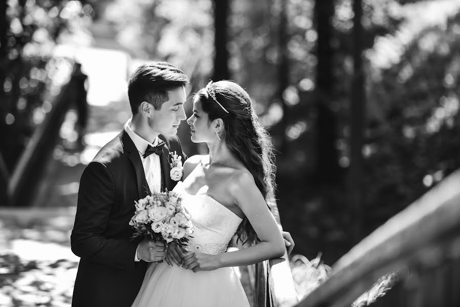 Photographe de mariage Denis Khuseyn (legvinl). Photo du 10 décembre 2017