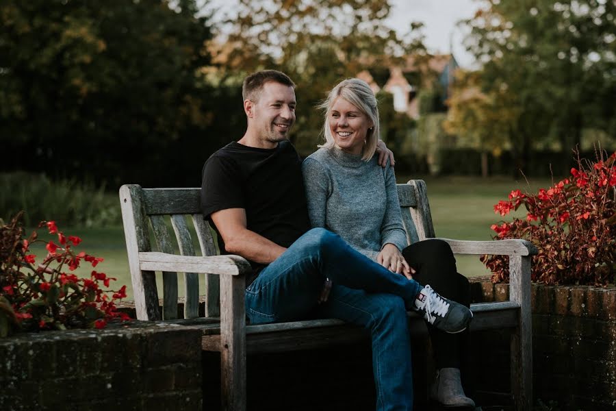 Fotografo di matrimoni Louise Emily (louiseemilyphoto). Foto del 2 luglio 2019