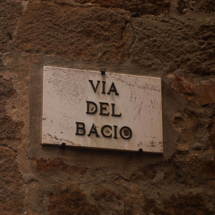 Pienza, Via del Bacio