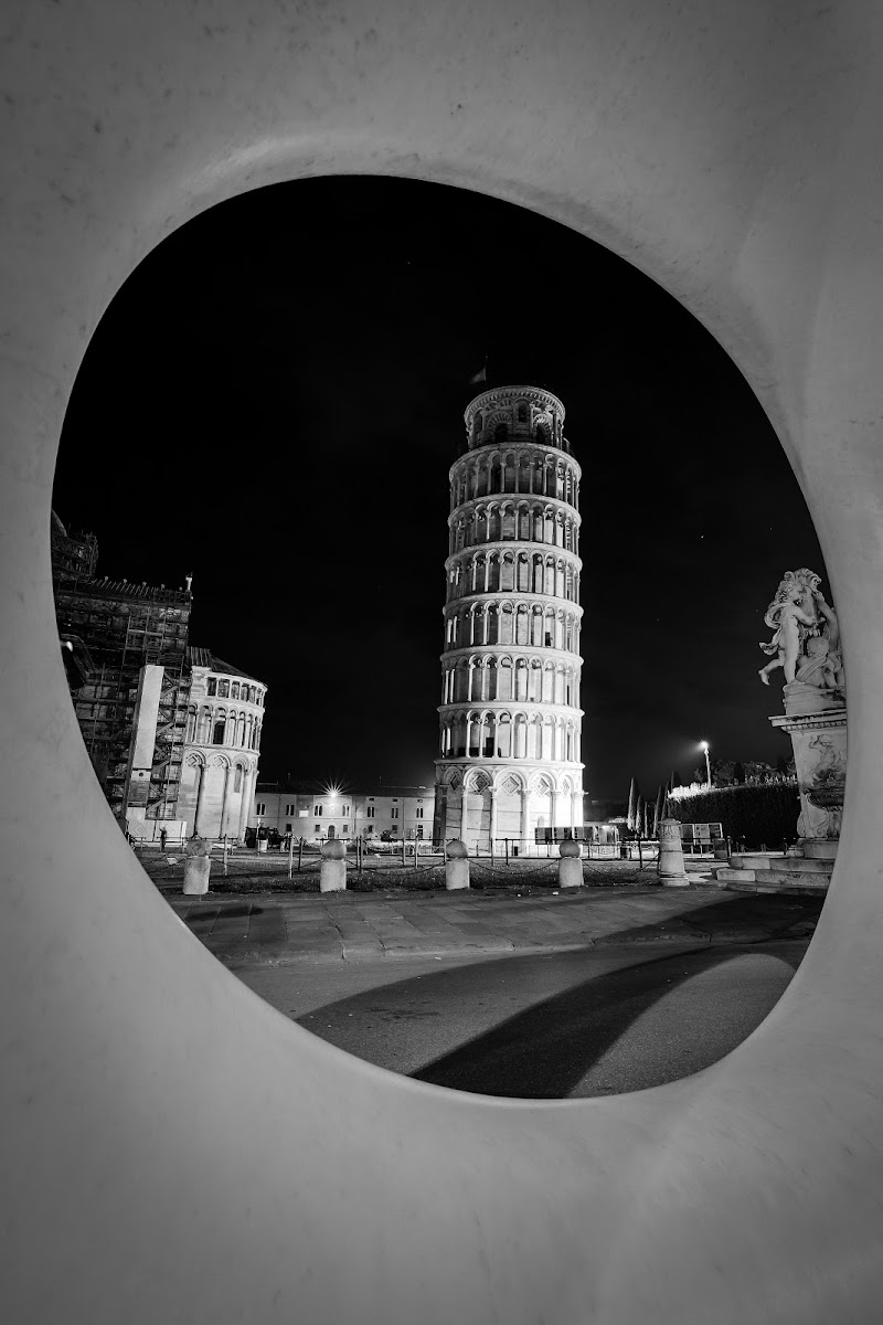 The Tower in the hole di Nico Angeli Photography