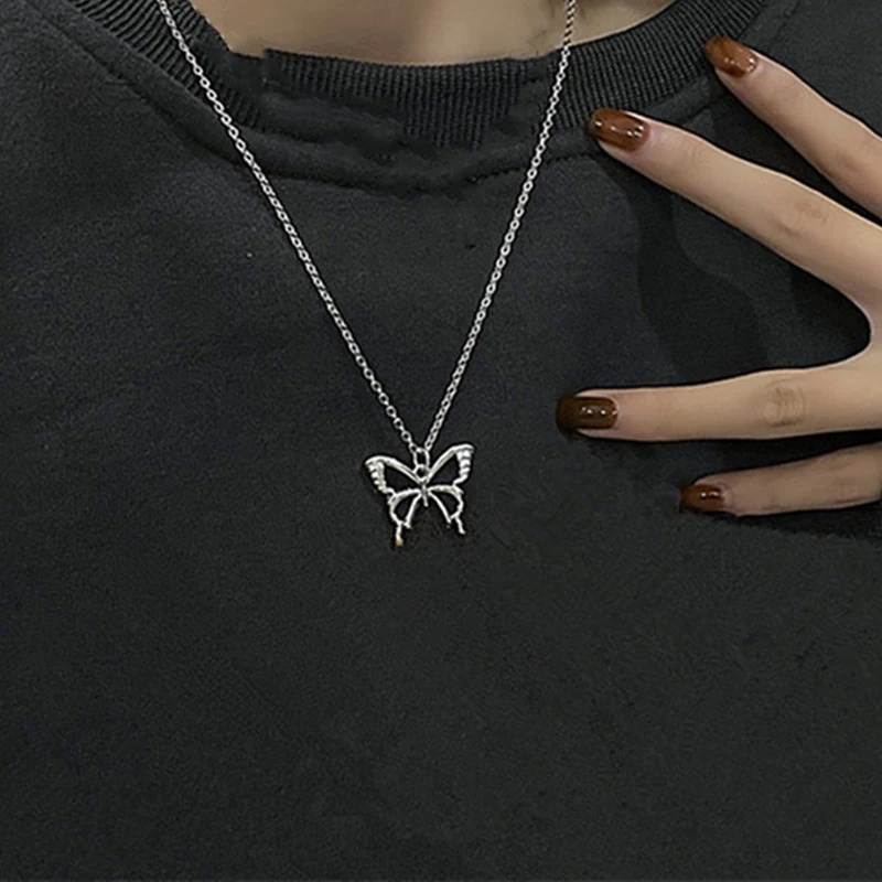 Cold Style Hip Hop Vlinder Ketting voor Vrouwen, Trendy Design. Perfect Cadeau, Unieke Stijl, Opvallende Sieraden voor een Coole Look.
