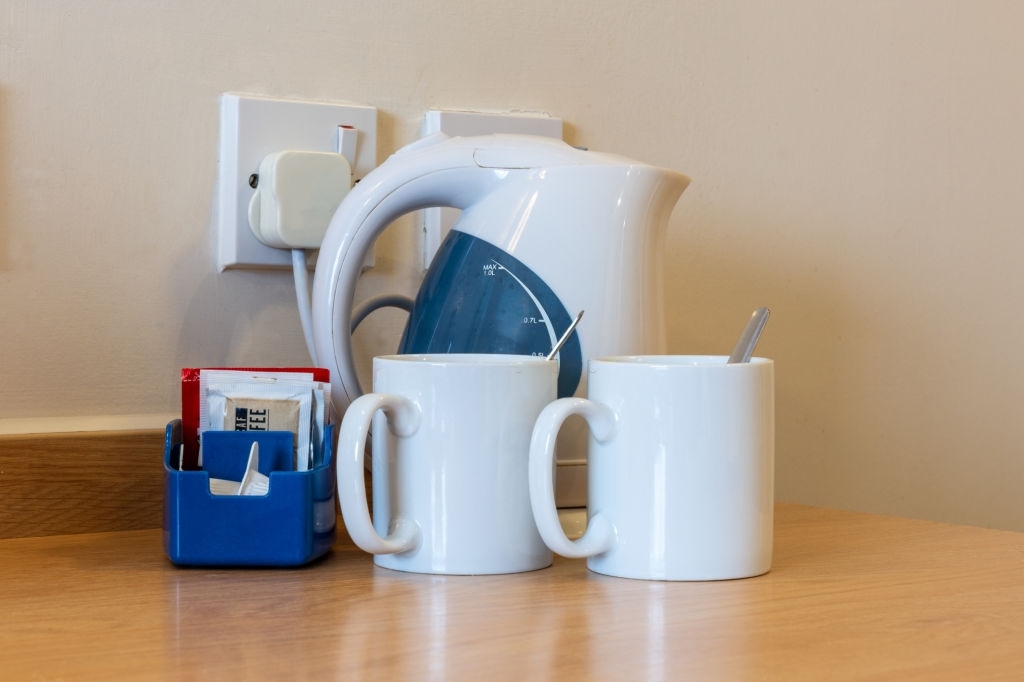 The Pros and Cons of Using a Battery-Powered Kettle - The Tecky Energy