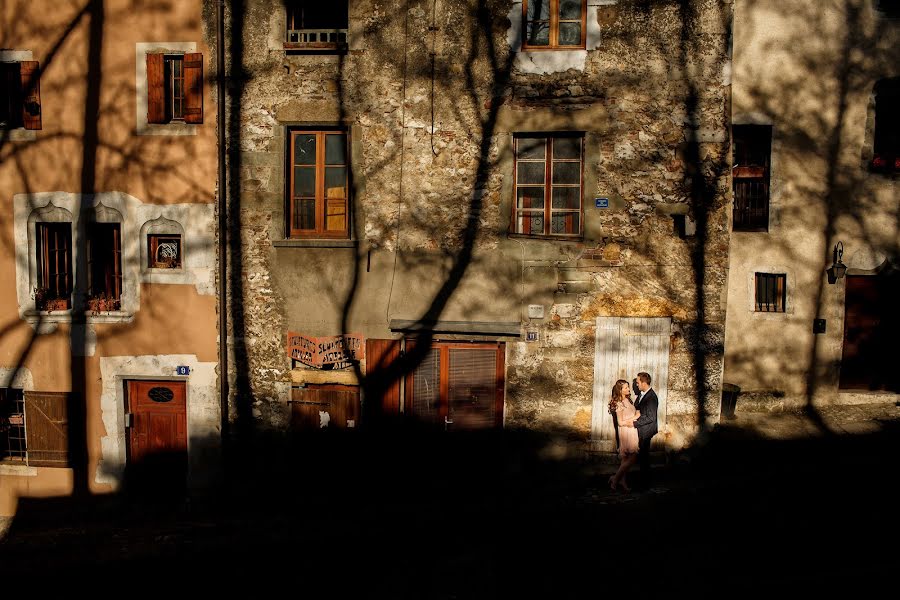 Wedding photographer Ciprian Dumitrescu (cipriandumitres). Photo of 21 April 2015