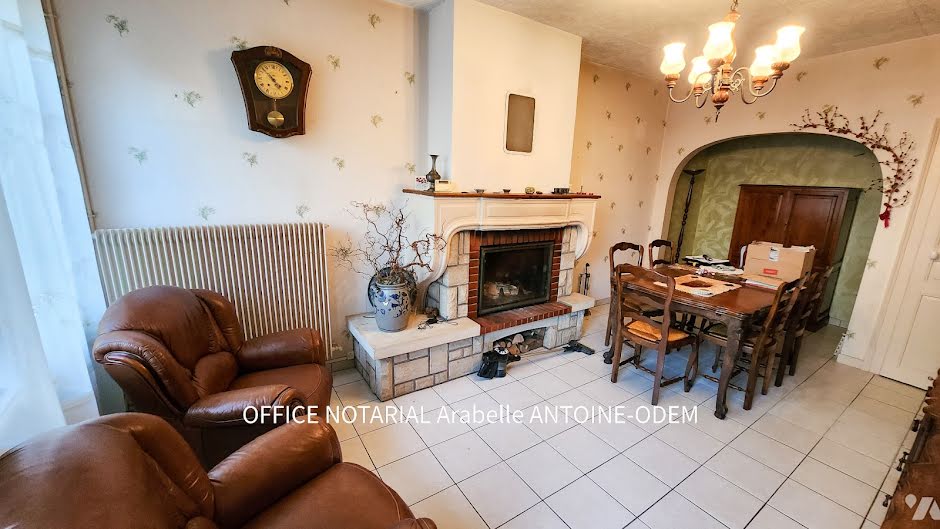 Vente maison 5 pièces 100 m² à Neufchâteau (88300), 10 000 €