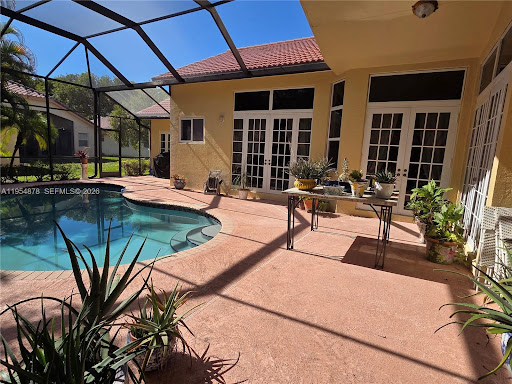 Maison avec piscine 3