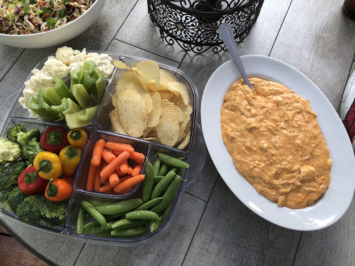 Buffalo chicken dip w/veggies & chips — June 2018