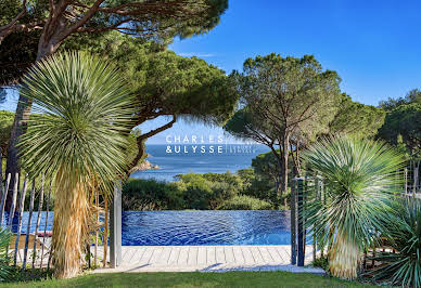 Villa avec piscine en bord de mer 10