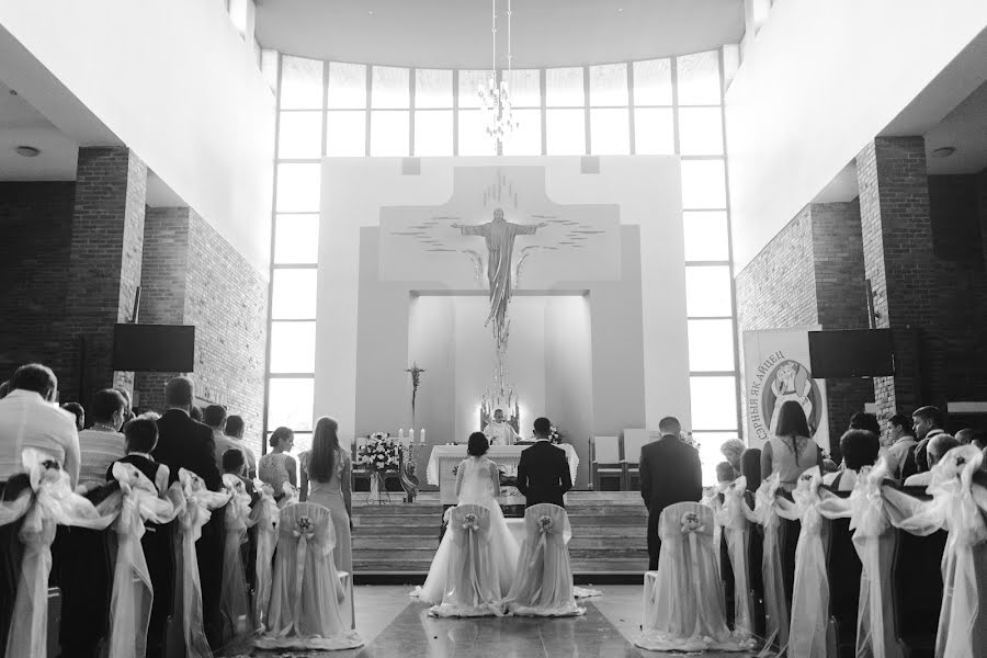 Свадебный фотограф Виктор Горбачёв (christea). Фотография от 9 февраля 2021