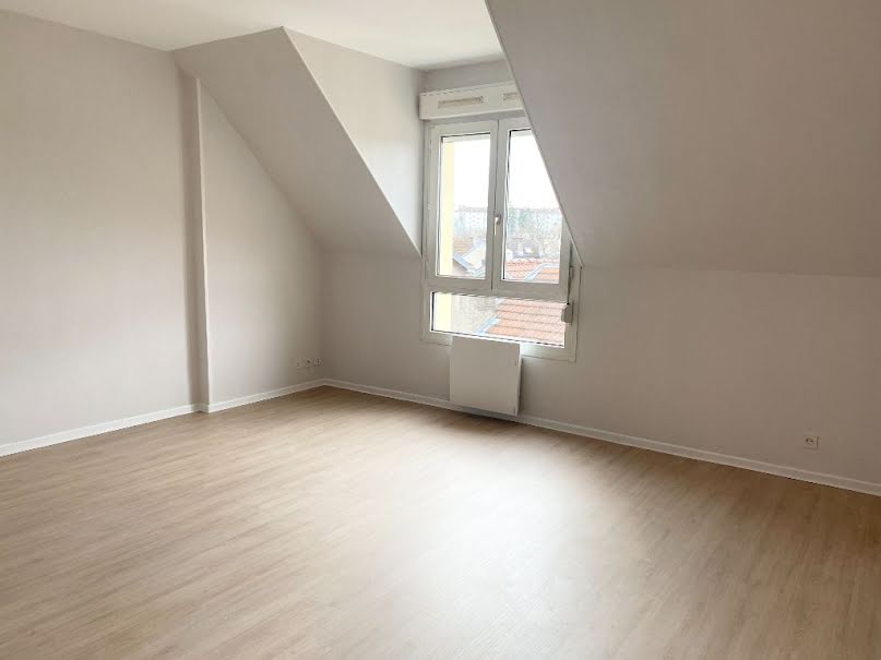 Location  appartement 2 pièces 51 m² à Chaumont (52000), 514 €