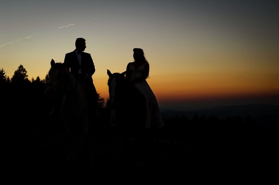 婚禮攝影師Marcin Czajkowski（fotoczajkowski）。2018 11月22日的照片