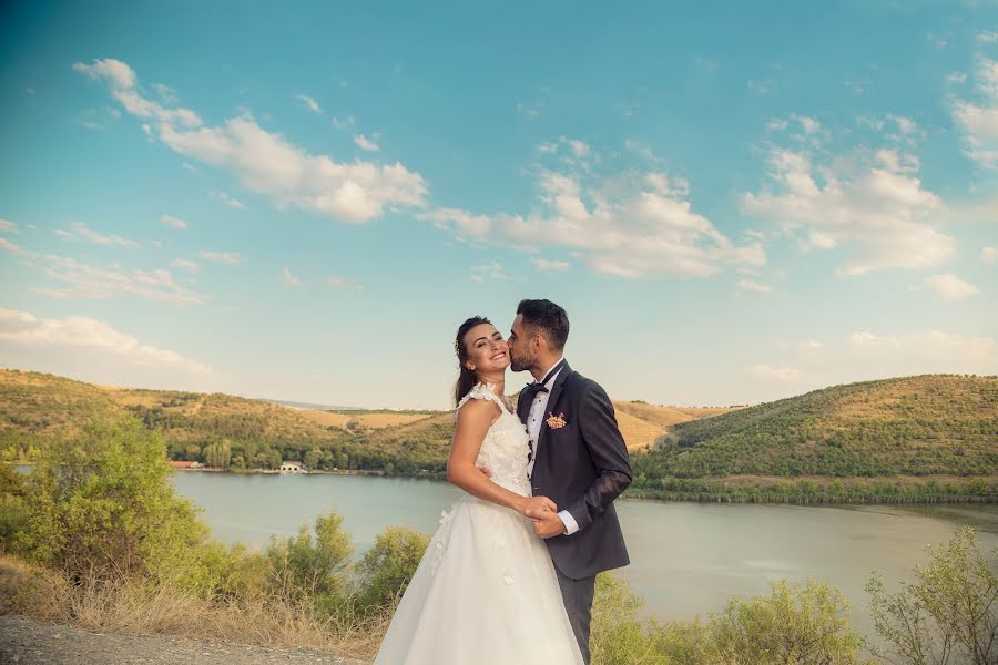 Fotógrafo de casamento Mert Can Erten (mertcanerten). Foto de 8 de novembro 2019