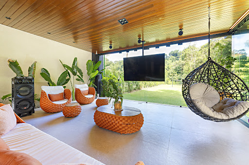 House with pool and garden 3