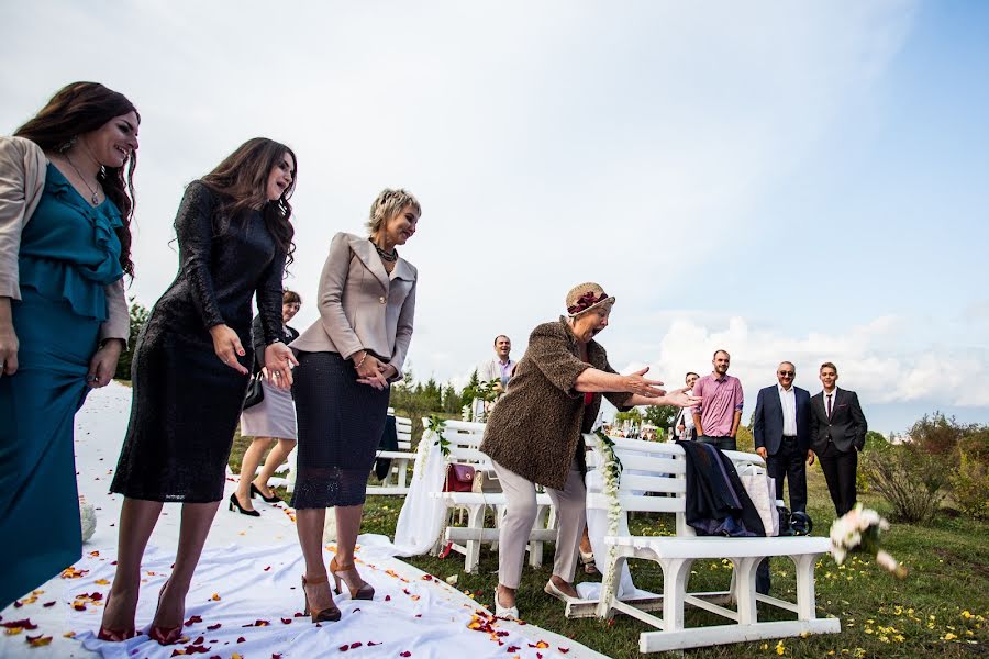 Fotógrafo de bodas Yuliya Taranova (kyrnosik08). Foto del 1 de julio 2018