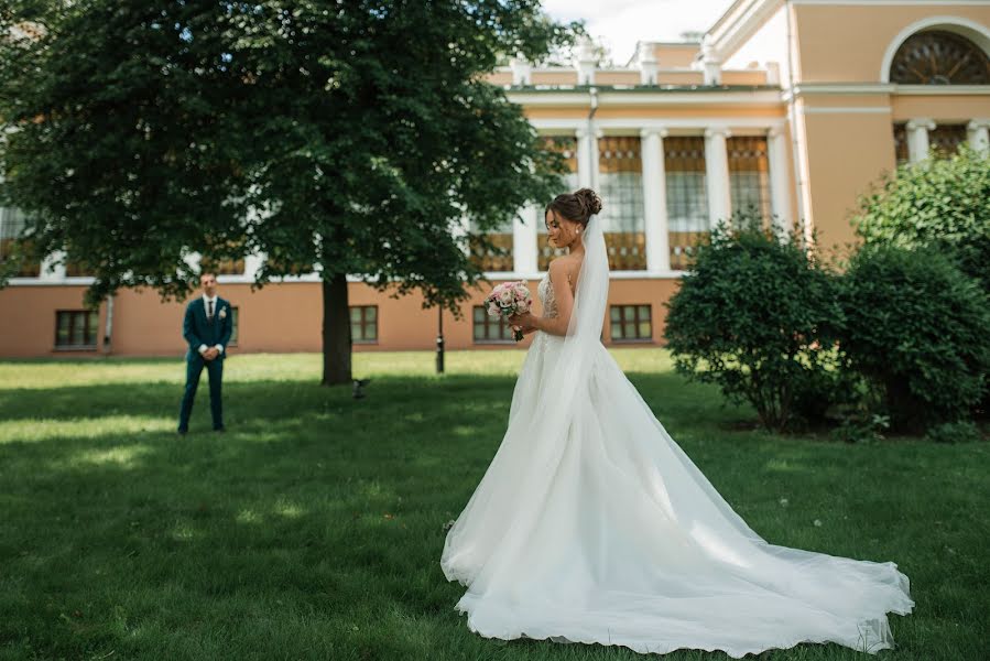 Hochzeitsfotograf Elena Ananasenko (lenalondon). Foto vom 3. April 2022