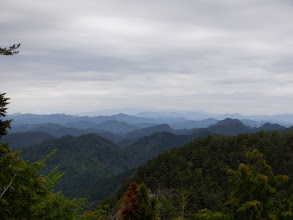 奥に鷲ヶ岳、左の白山は見えず