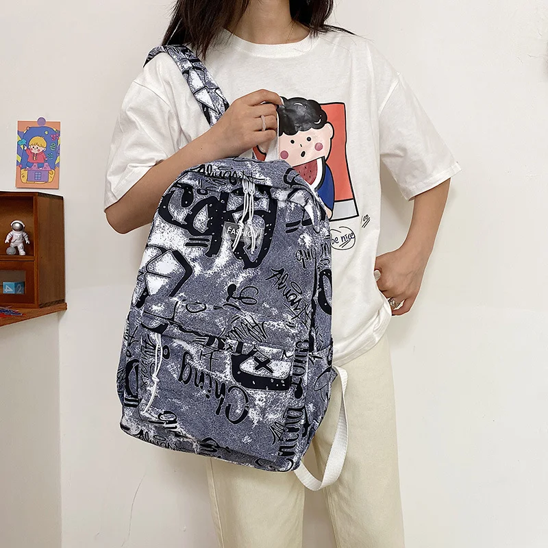 Mochila Escolar Femenina Estilo Harajuku Amplia y Moderna, Mochila de Nylon de Gran Capacidad para Mujeres, Perfecta para la Escuela y Uso Diario