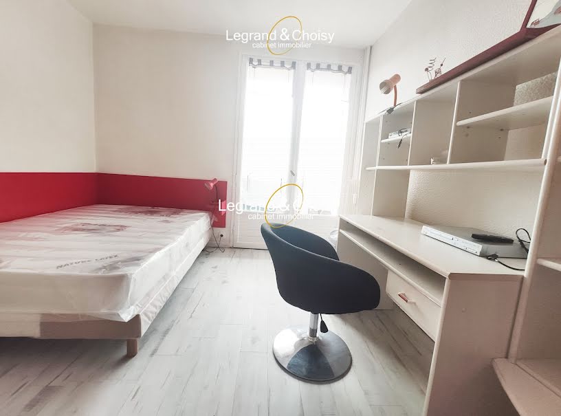 Location meublée appartement 1 pièce 17 m² à Agen (47000), 360 €