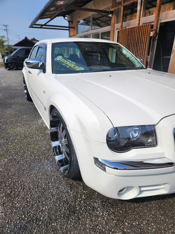 300C セダンのメルヴィン・ダヌーフさんが投稿したカスタム事例の投稿画像1枚目
