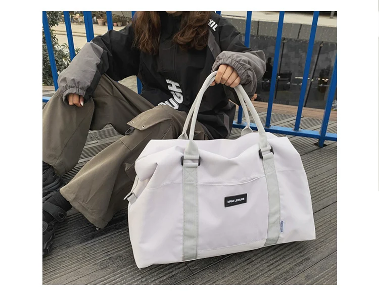 Sac à main léger, pliable, pour voyage, exercice et fitness. Facile à ranger, idéal pour transporter vos affaires de sport en déplacement.