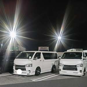 ハイエースバン TRH200V