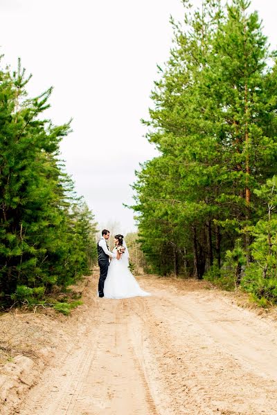 Wedding photographer Vlada Kharlamova (vladaphoto). Photo of 11 April 2016