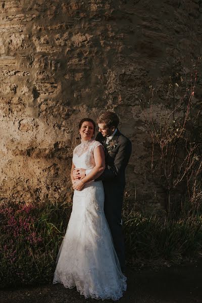 Wedding photographer Zoe Emilie (zoeemiliephoto). Photo of 2 July 2019