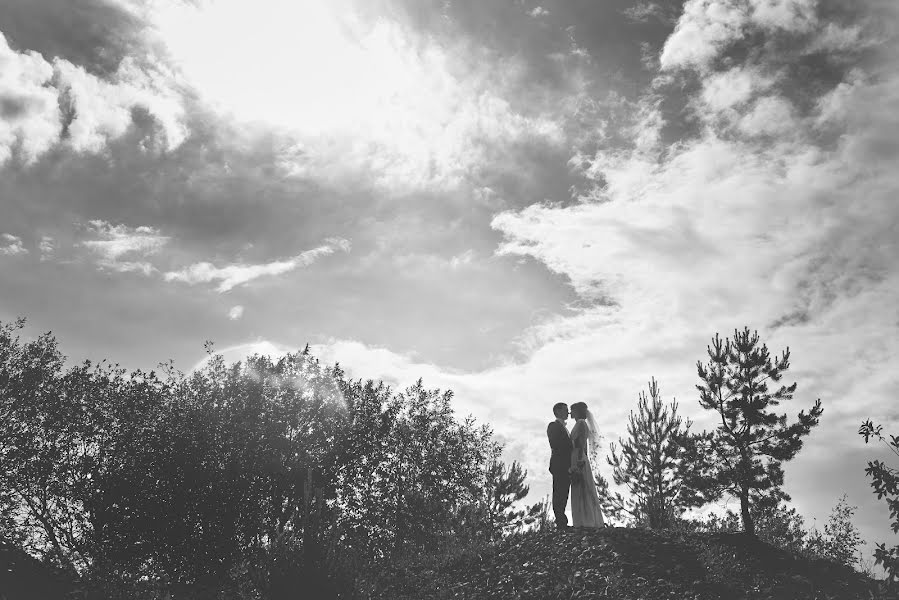 Fotógrafo de casamento Maksim Chikhnyaev (maxchih). Foto de 16 de fevereiro 2017