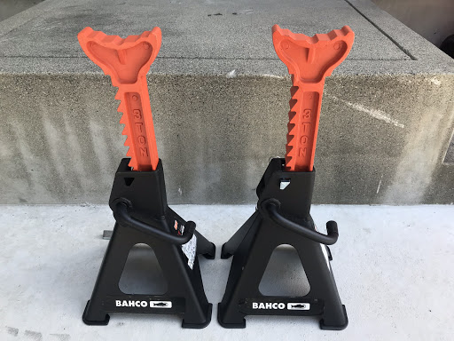 ハイエース のタイヤ交換 愛車紹介 Bahcoジャッキ バーコジャッキ ウマ ジャッキに関するカスタム メンテナンスの投稿画像 車のカスタム情報はcartune