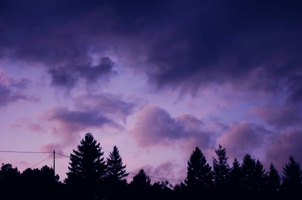 Purple sky. di micphotography