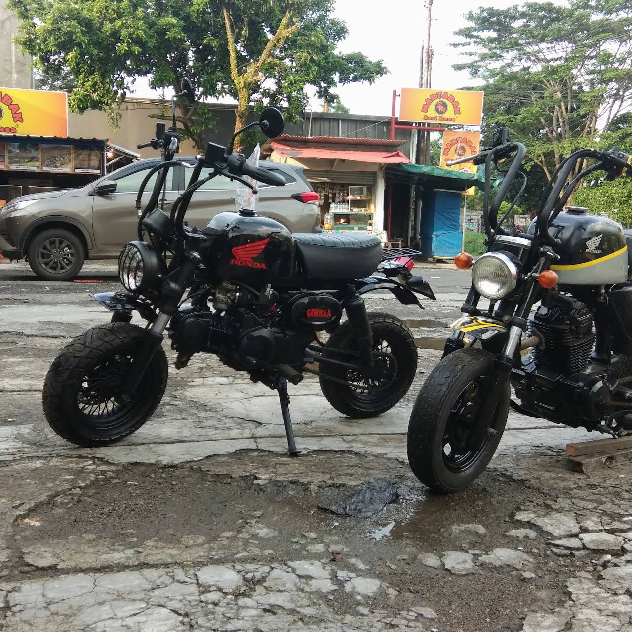 Poren Classic Custom Bengkel Sepeda Motor