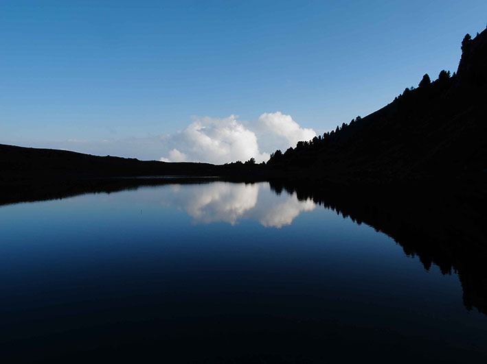 Lago Chamolè all'alba